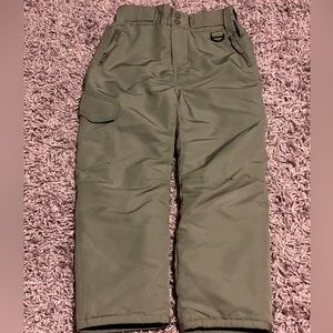 Gray insulated snow / ski pants size 7 ❄️ ⛄️ ⛷️ 🏂